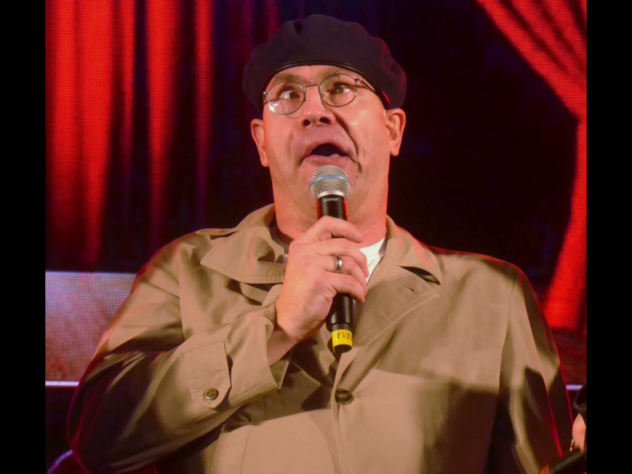 Animolly brengt komische showparodie en entertainment op maat tijdens een feest of evenement