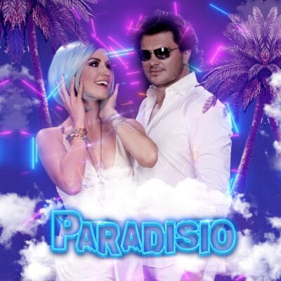 Paradisio live on stage tijdens een kleurrijk Eurodance-optreden vol zomerse sfeer en 90’s hits