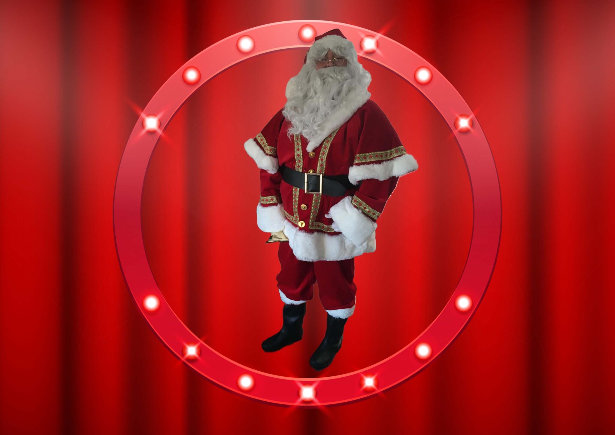 De Echte Kerstman in traditioneel rood kostuum poseert glimlachend met kinderen tijdens een kerstmarkt.