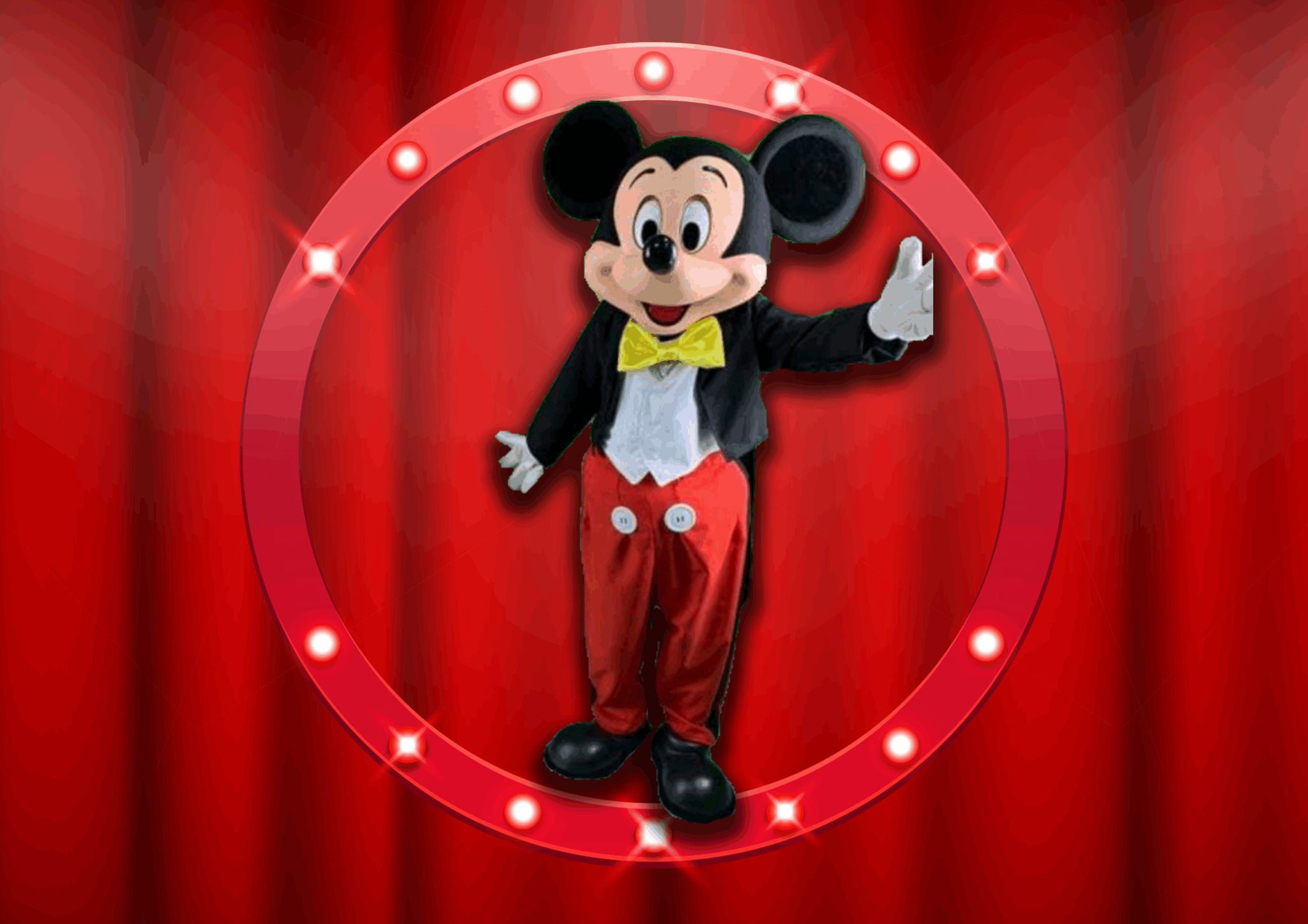 Magical Mouse in vrolijke pose tijdens Meet & Greet met kinderen op evenement