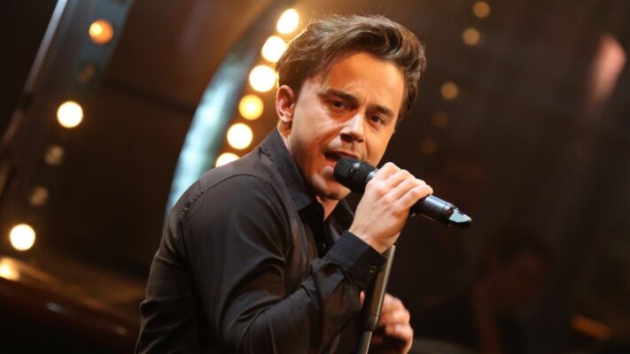 Dean Delannoit live op het podium – nu te boeken via Dream Animations voor jouw event, festival of bedrijfsfeest.