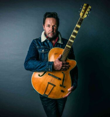 Mama’s Jasje boeken bij Dream Animations – Live band met Peter Vanlaet, Vlaamse hits en nostalgische sfeer voor elk evenement.
