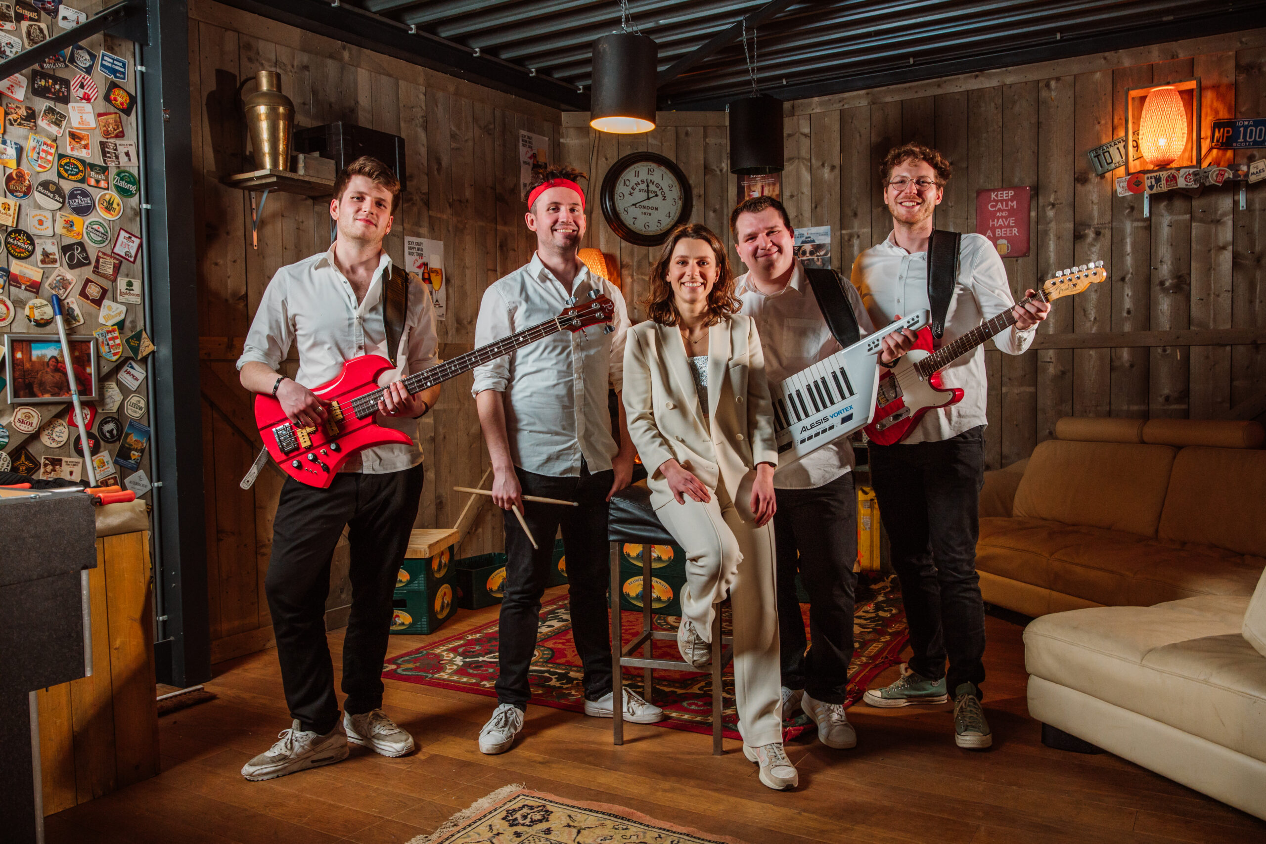 Boek CavaOke bij Dream Animations – zing live jouw favoriete nummer met een professionele band op jouw event of bedrijfsfeest.