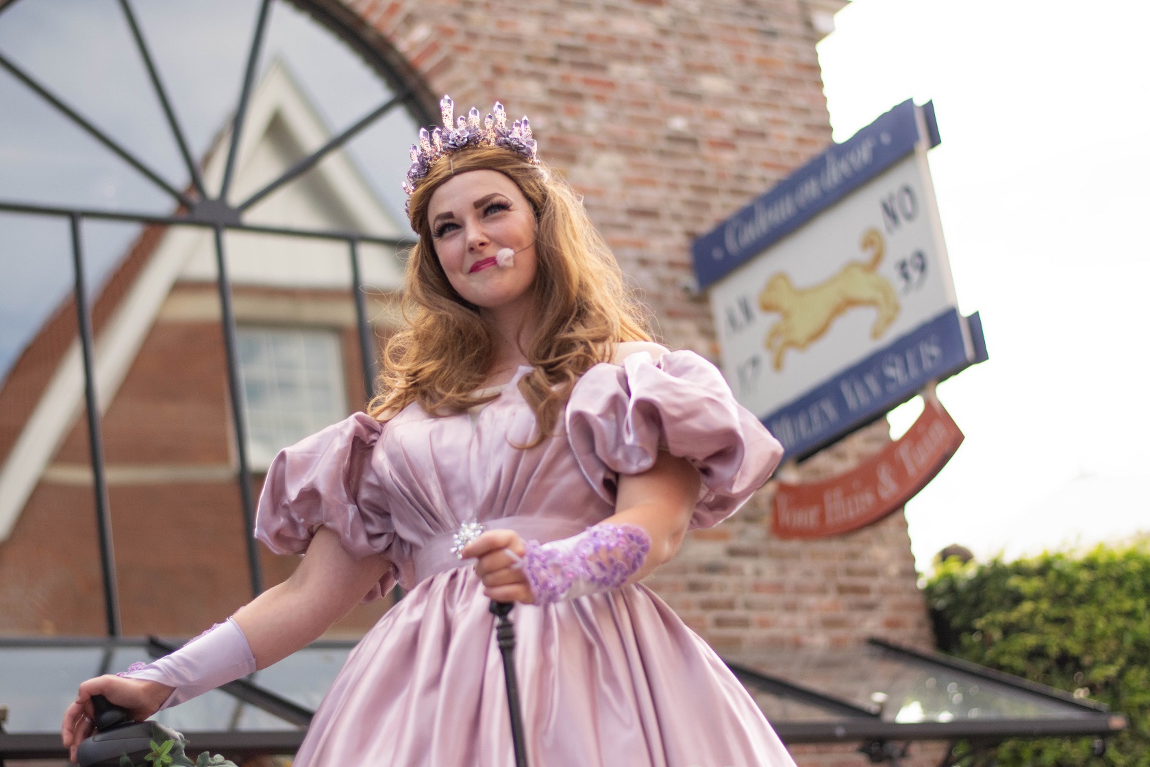 Melodia Goudhart zingende prinses in gouden koets