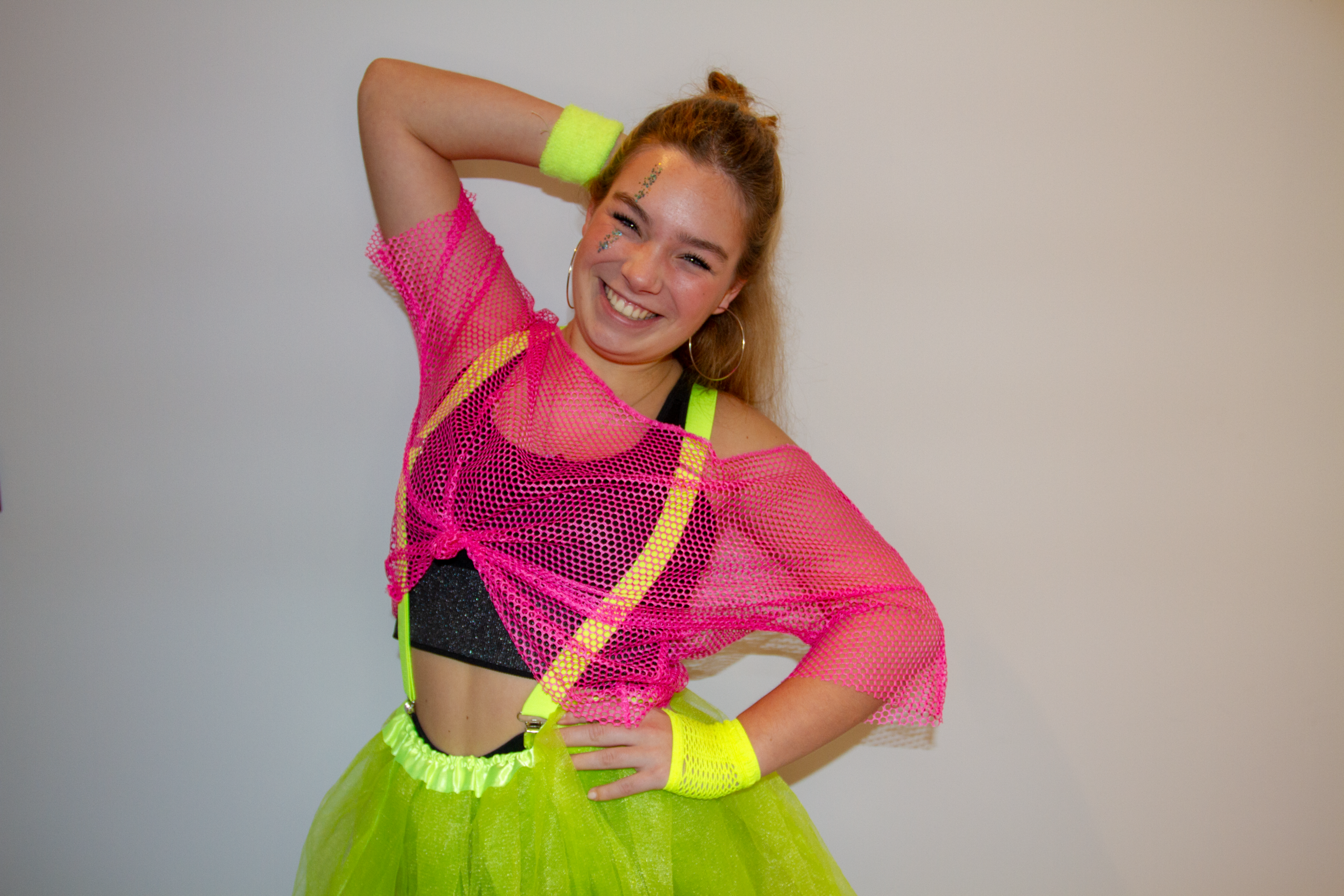 Happy Feet Kinderdisco met dansende kinderen op podium