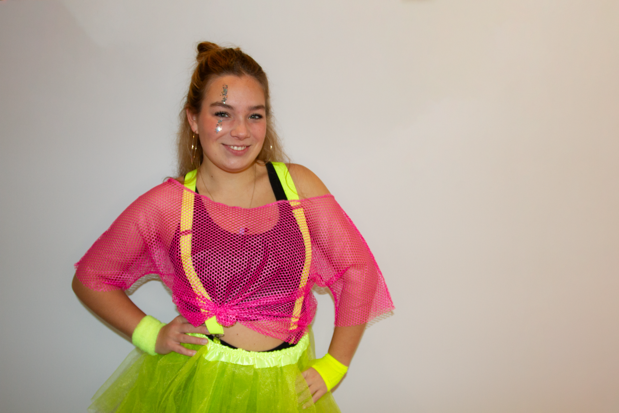 Happy Feet Kinderdisco met dansende kinderen op podium