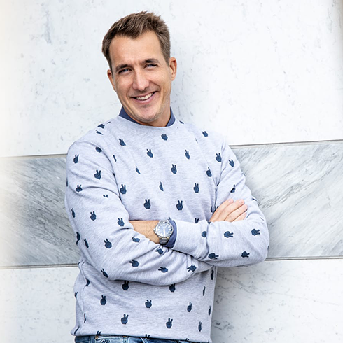 Andy Peelman als presentator tijdens een bedrijfsevenement of live-event