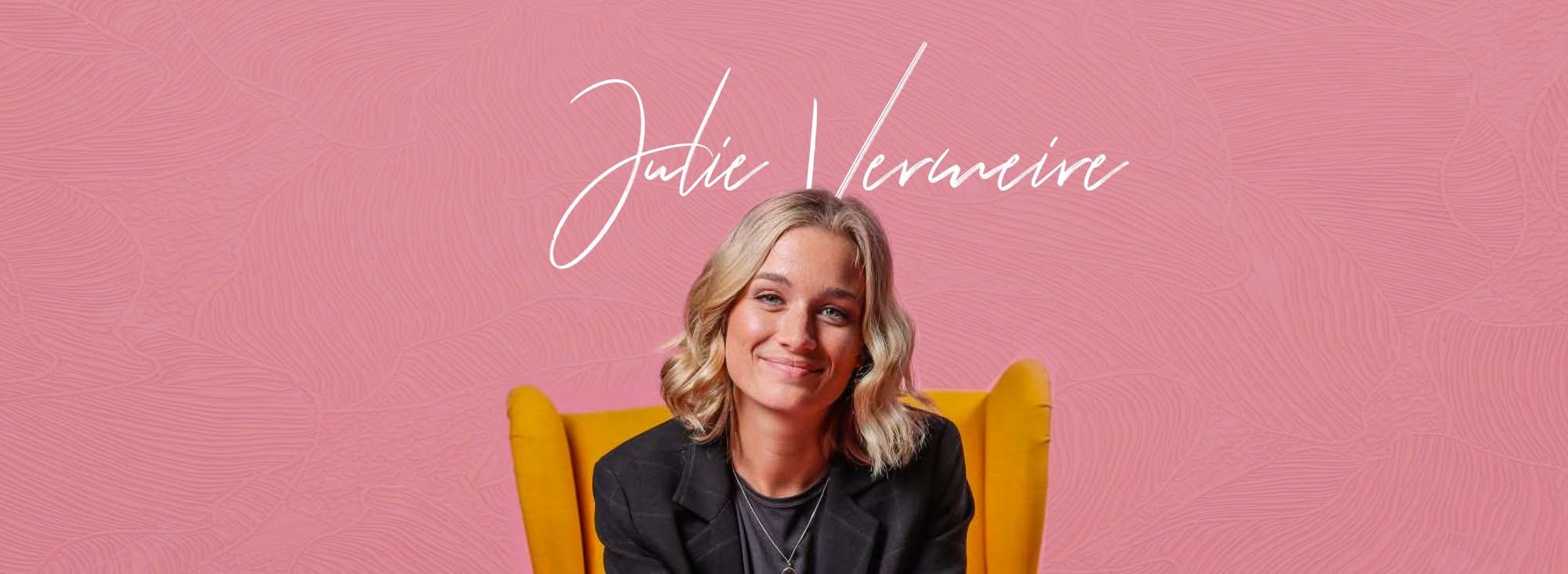 Julie Vermeire als presentatrice tijdens een bedrijfsevent of lifestyle-evenement